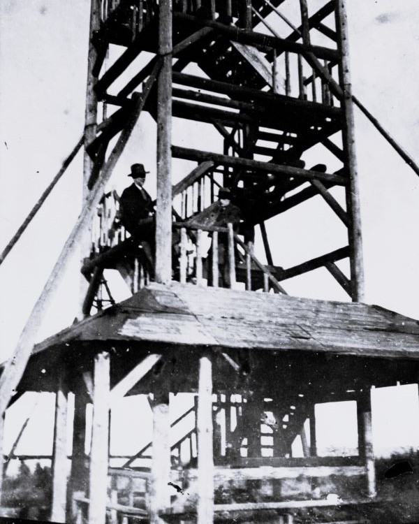 Hölzerne Aussichtsturm Breite Heide